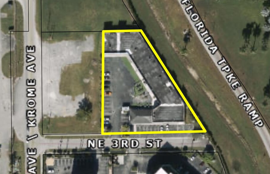 More Photos Of 12 NE 3rd St, Homestead Freestanding For Lease