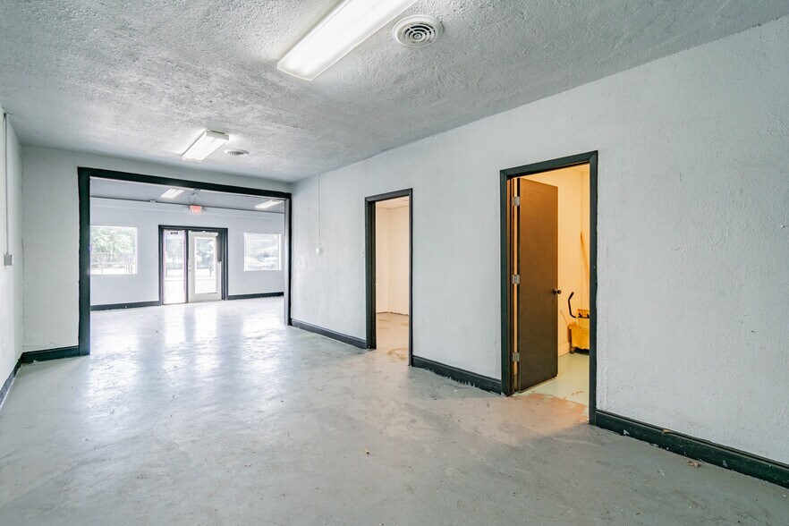 More Photos Of 3410 E 7th Ave, Tampa Loft Creative Space For Lease