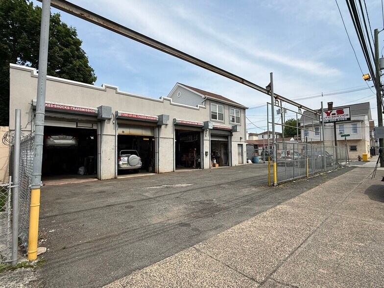 More Photos Of 500 Livingston St, Elizabeth Auto Repair For Sale