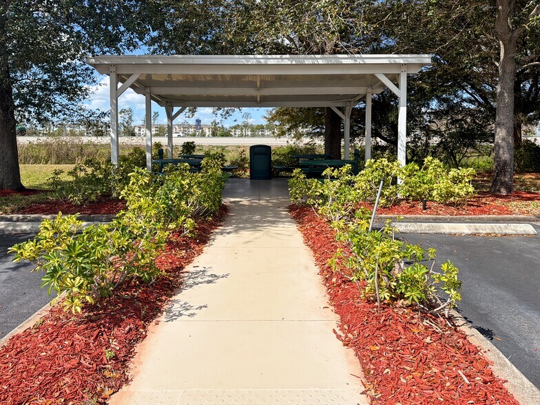More Photos Of 9160 Forum Corporate Pky, Fort Myers Coworking Space