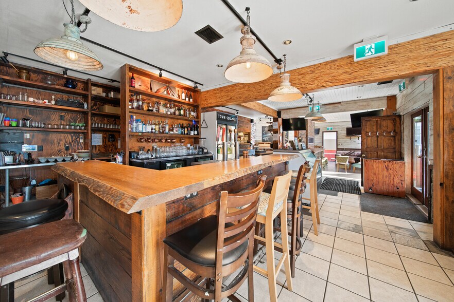More Photos Of 7439 Frontier St, Pemberton Restaurant For Sale