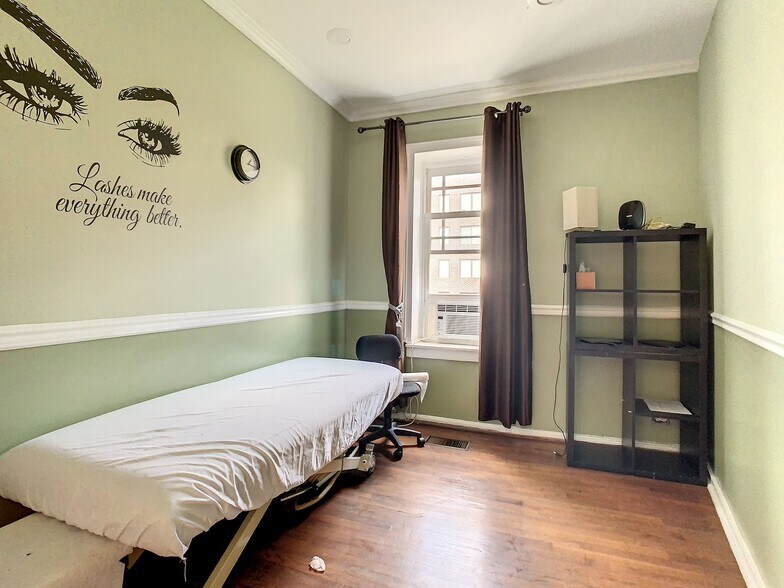 More Photos Of 1706 R St NW, Washington Office Residential For Sale