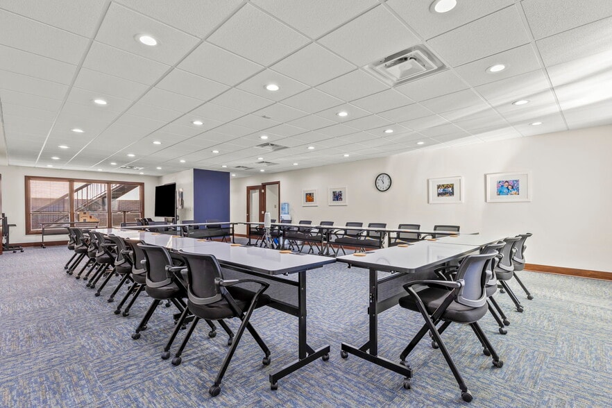 More Photos Of 73 E Wilson Bridge Rd, Worthington Office For Sale