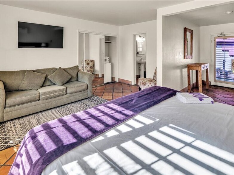 More Photos Of 535 S Warm Sands Dr, Palm Springs Hotel For Sale