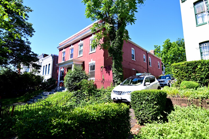 More Photos Of 513-519 12th St SE, Washington Apartments For Sale