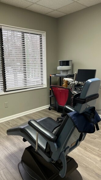 More Photos Of 3707 Latrobe Dr, Charlotte Office For Sale