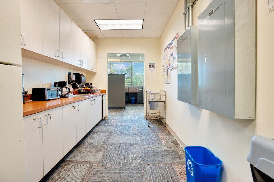 More Photos Of 177 Montgomery Rd, Altamonte Springs Medical For Sale