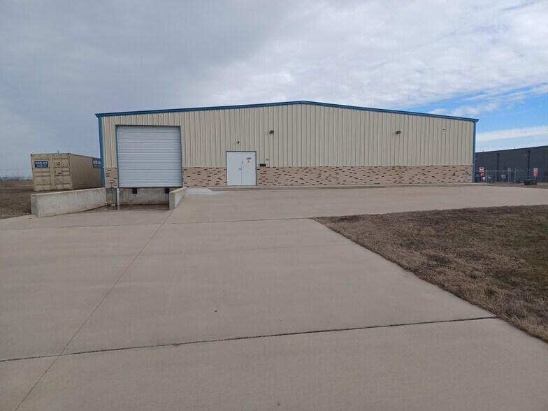 More Photos Of 7380 International Ct, Bartlesville Warehouse For Sale