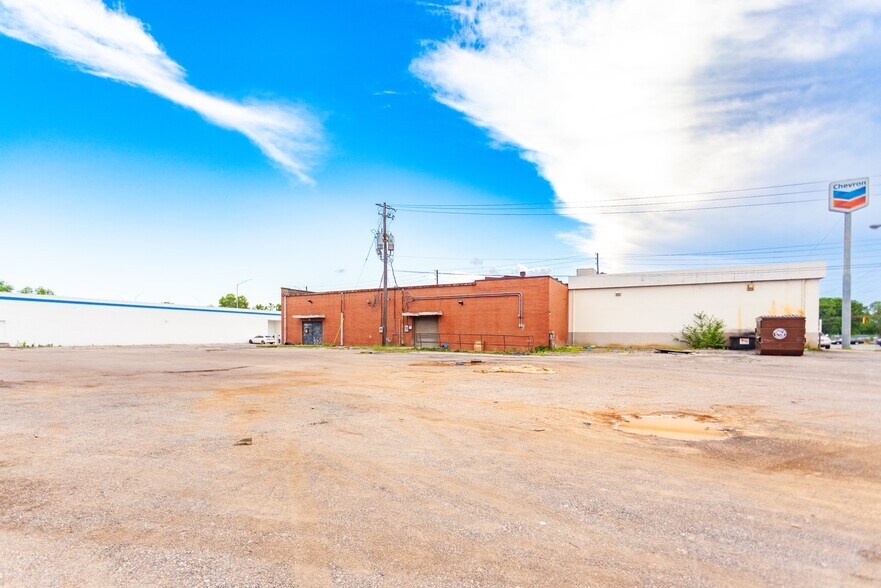 More Photos Of 2429 Carraway Blvd, Birmingham Service Station For Lease