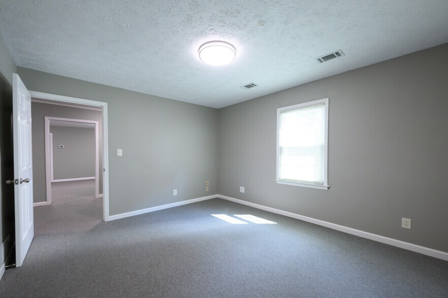 More Photos Of 216 E Reynolds Rd, Lexington Office For Lease
