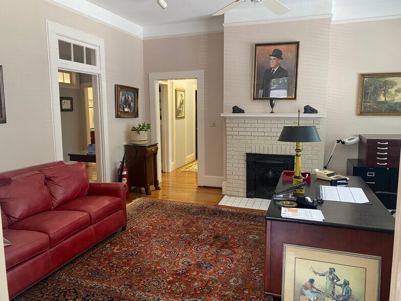 More Photos Of 717 King St, Columbia Office For Sale