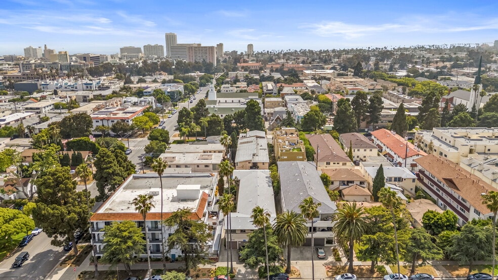 More Photos Of 1050 12th St, Santa Monica Apartments For Sale