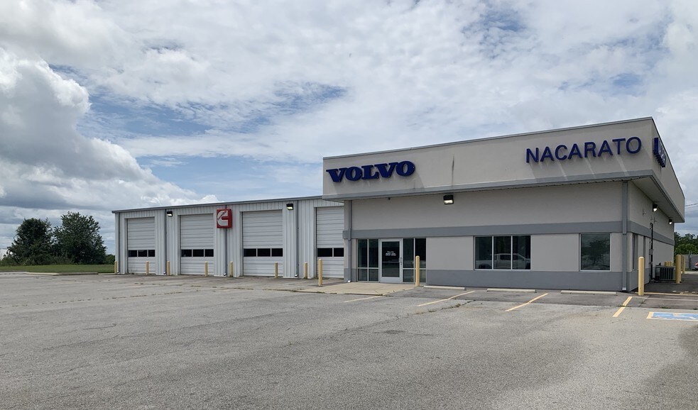 More Photos Of 118 Livestock Rd, Dickson Auto Repair For Sale