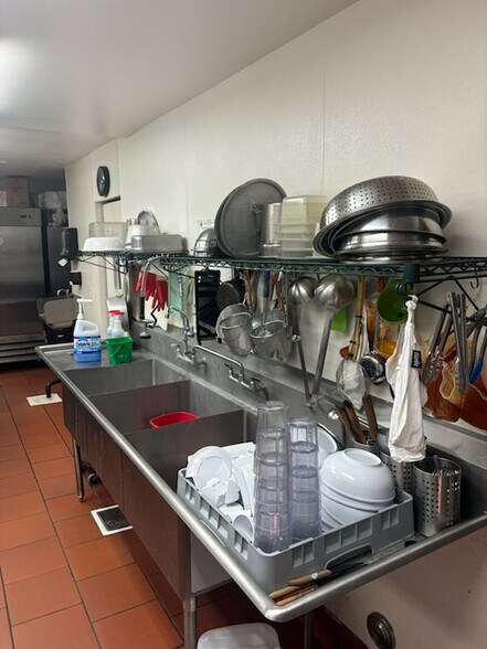 More Photos Of 6461 Brockton Ave, Riverside Restaurant For Sale