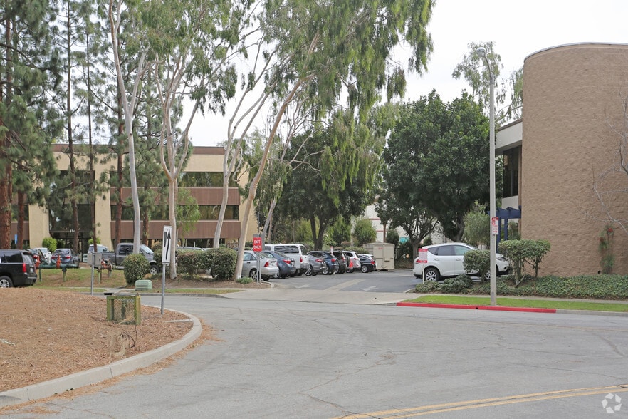 More Photos Of 674 County Square Dr, Ventura Office For Sale