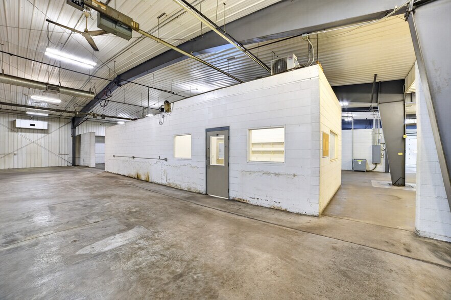 More Photos Of 3166 Muckle Rd, Central Lake Manufacturing For Lease