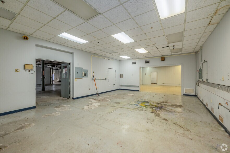 More Photos Of 650 Franklin Ave, Hartford Manufacturing For Sale