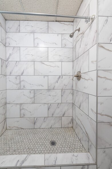 More Photos Of 824 N Queen St, Martinsburg Office For Sale