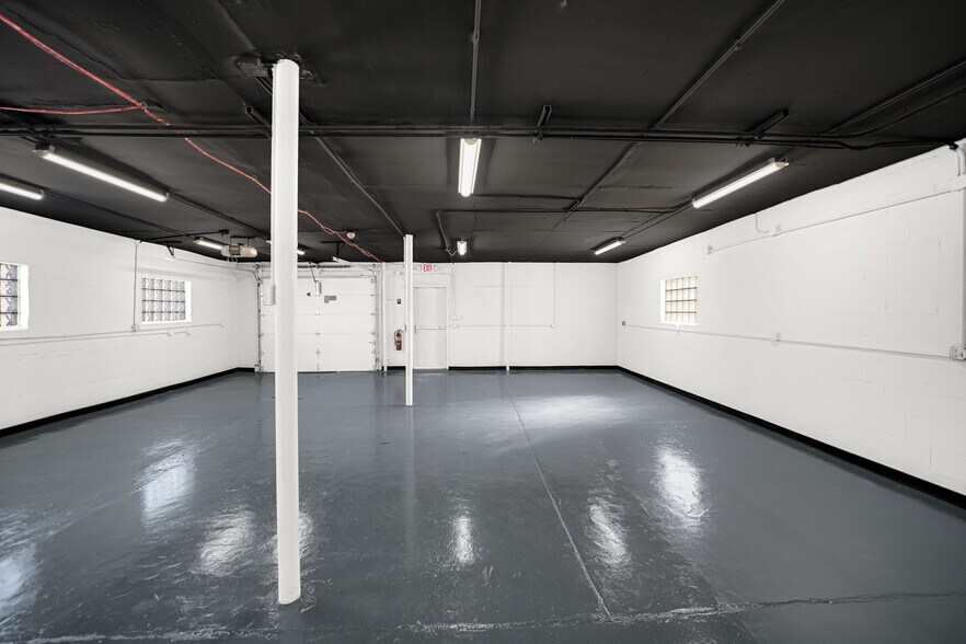 More Photos Of 10333 Oxford Ave, Chicago Ridge Warehouse For Sale