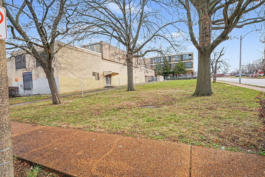 More Photos Of 5511 Wabada Ave, Saint Louis Schools For Sale