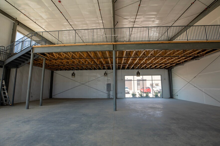 More Photos Of 13853 E Briarwood Ave, Centennial Light Distribution For Sale