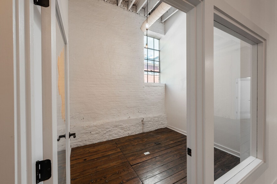 More Photos Of 31 Innovation Aly, Covington Loft Creative Space For Lease