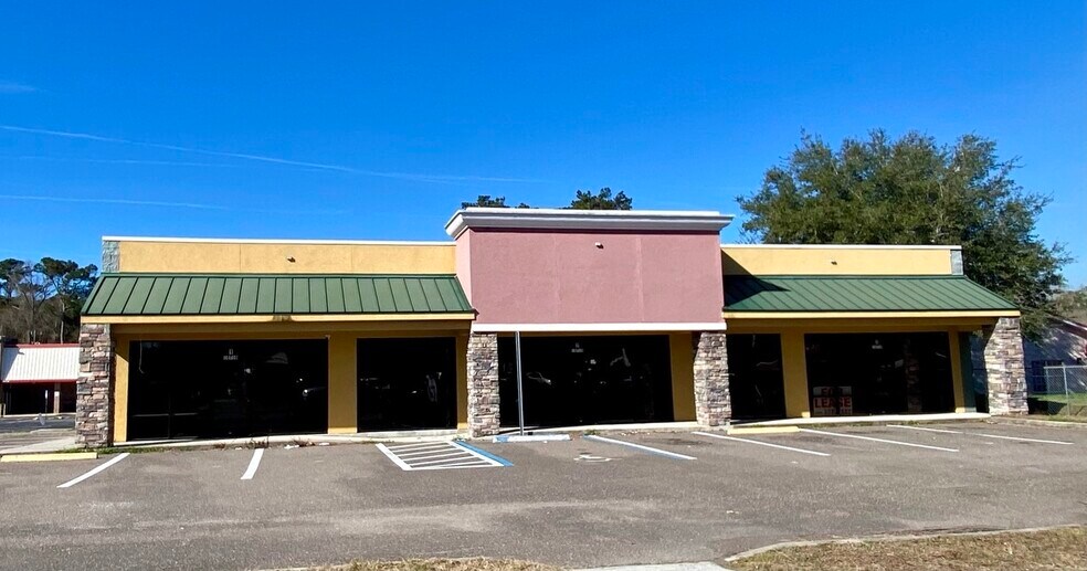 More Photos Of 10690-10696 Lem Turner Rd, Jacksonville Unknown For Lease