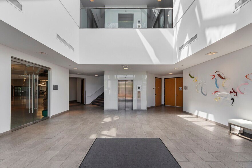 More Photos Of 30501 Agoura Rd, Agoura Hills Office For Lease