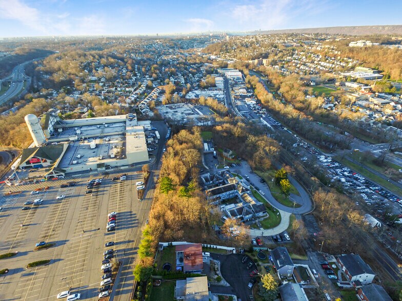 Primary Photo Of 1154 Saw Mill River Rd, Yonkers Land For Sale