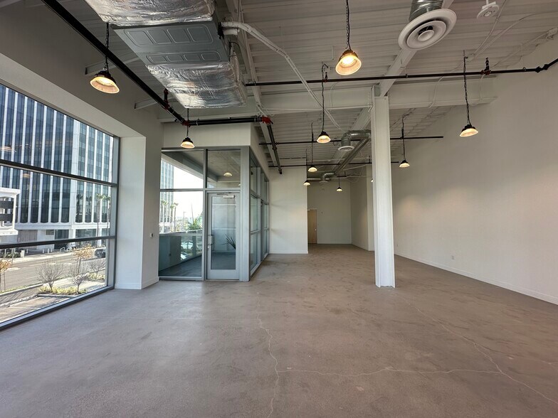 More Photos Of 4625-4635 Admiralty Way, Marina Del Rey Unknown For Lease