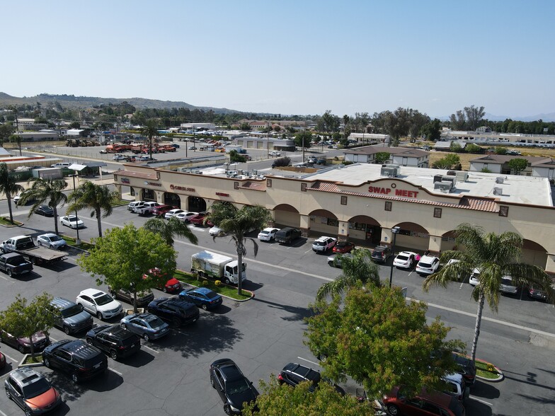 Primary Photo Of 400-498 4th St, Perris Unknown For Lease