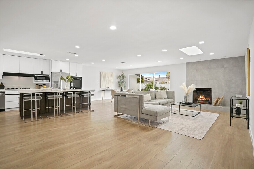 More Photos Of 174 N Wendy Dr, Thousand Oaks Specialty For Sale