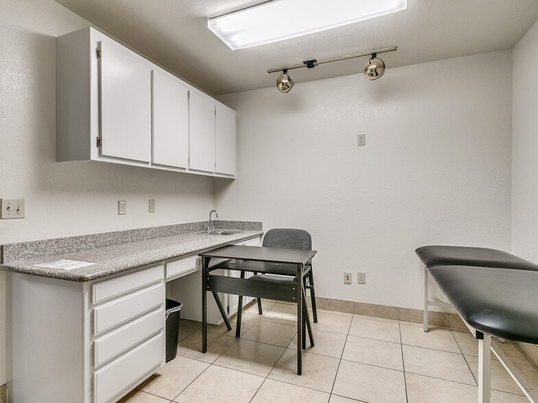 More Photos Of 2124 S Shadowlake, Oklahoma City Medical For Lease
