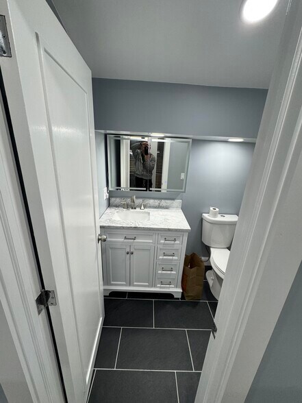 More Photos Of 15 E Farm St, Waterbury Warehouse For Sale