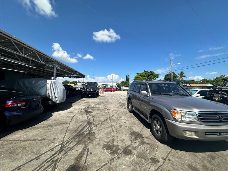 More Photos Of 2223 Pembroke Rd, Hollywood Auto Dealership For Lease