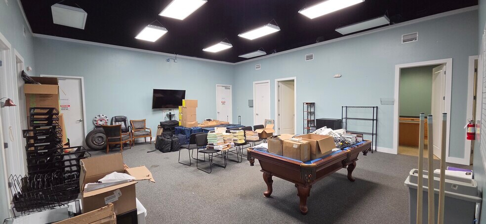 More Photos Of 13830 Jetport Commerce Pky, Fort Myers Warehouse For Lease