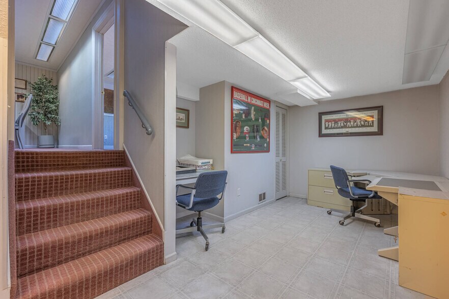 More Photos Of 2105 Central Ave, Middletown Office For Sale