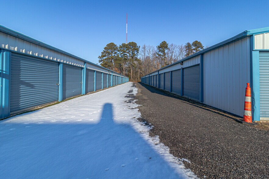 More Photos Of 2747 General Puller Hwy, Saluda Self Storage For Sale