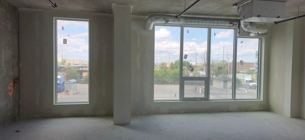 More Photos Of 600 Dixon Rd, Toronto Office For Sale