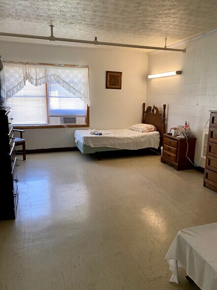 More Photos Of 155 Ridgefield Dr, Marion Assisted Living For Sale