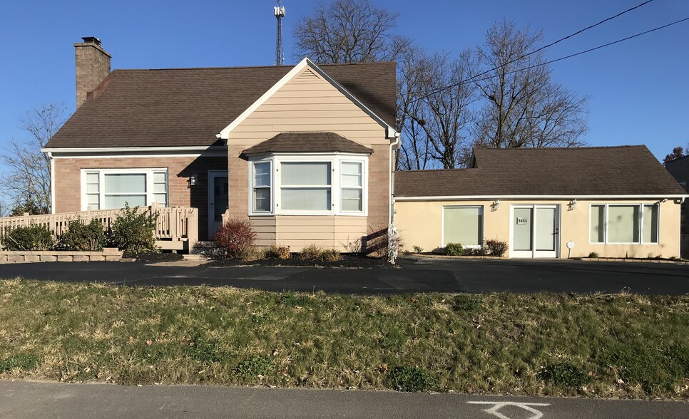 Primary Photo Of 5454 N Hamilton Rd, Gahanna Storefront Retail Office For Lease