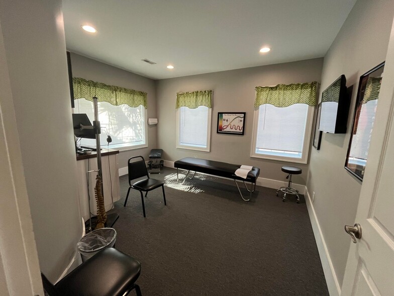 More Photos Of 607 W 5th North St, Summerville Office For Lease