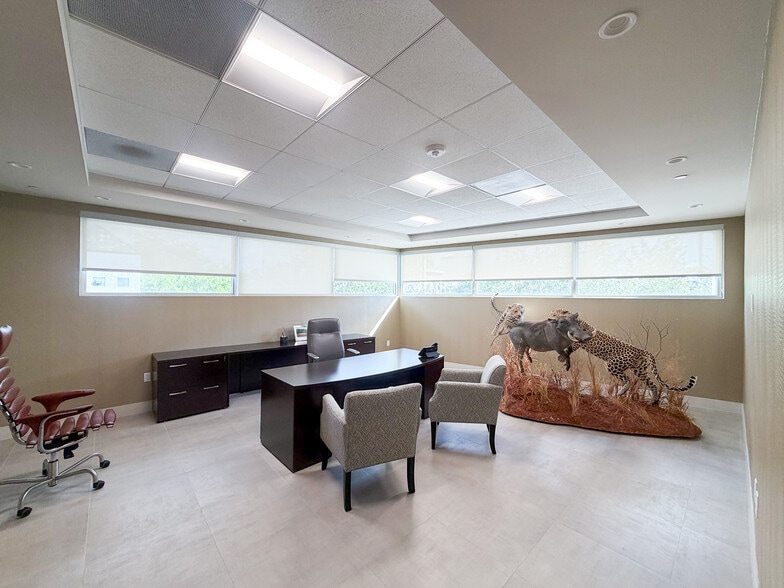 More Photos Of 9500 SW 77th Ave, Miami Office For Sale