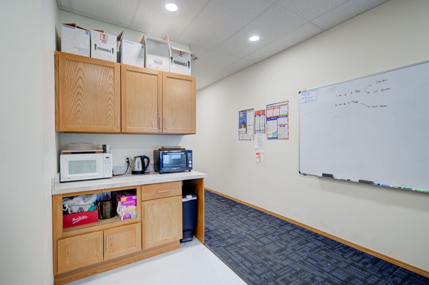 More Photos Of 351 Evergreen Dr, Bozeman Office For Sale