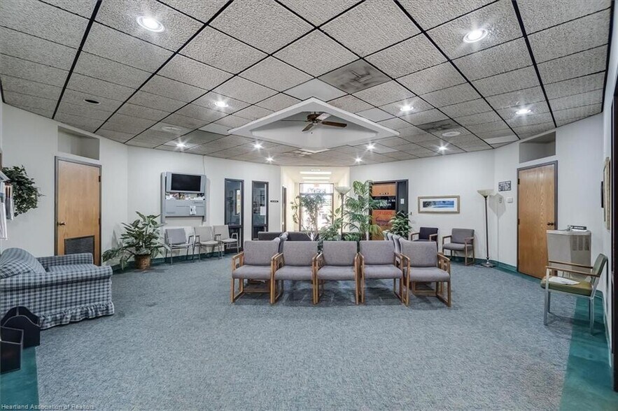 More Photos Of 6801 US Highway 27 N, Sebring Office For Sale