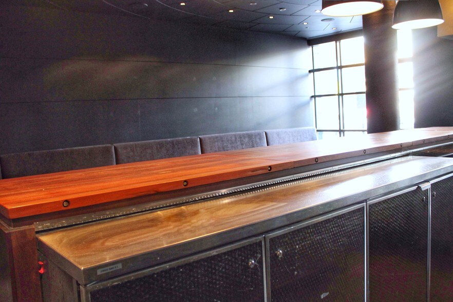 More Photos Of 3530-3540 Boul Saint-Laurent, Montréal Office For Lease