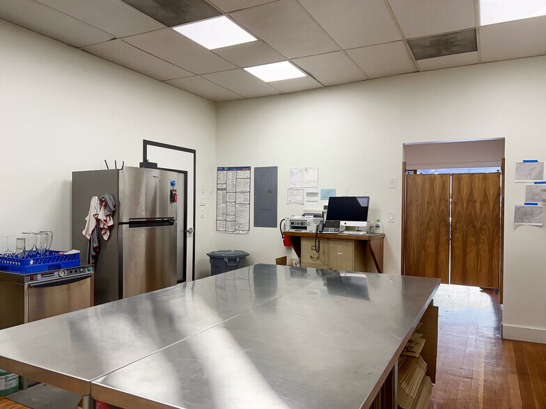 More Photos Of 7 W Alder St, Walla Walla Storefront For Lease