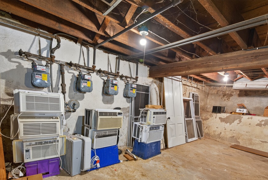 More Photos Of 446 Madison St NE, Minneapolis Multifamily For Sale