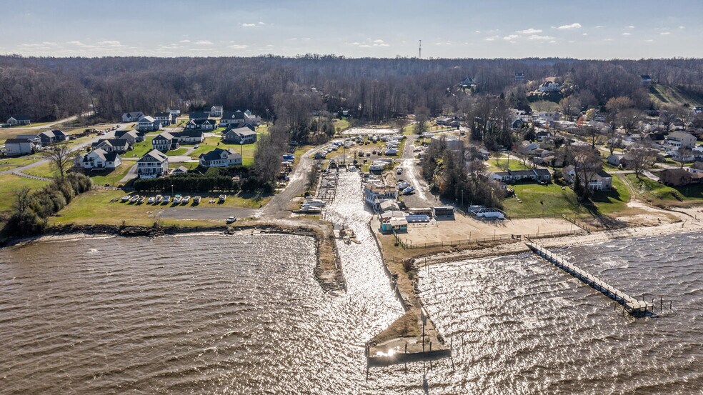 More Photos Of 6338 Riverview Dr, King George Marina For Sale