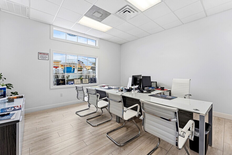 More Photos Of 250-300 SW Monterey Rd, Stuart Freestanding For Lease